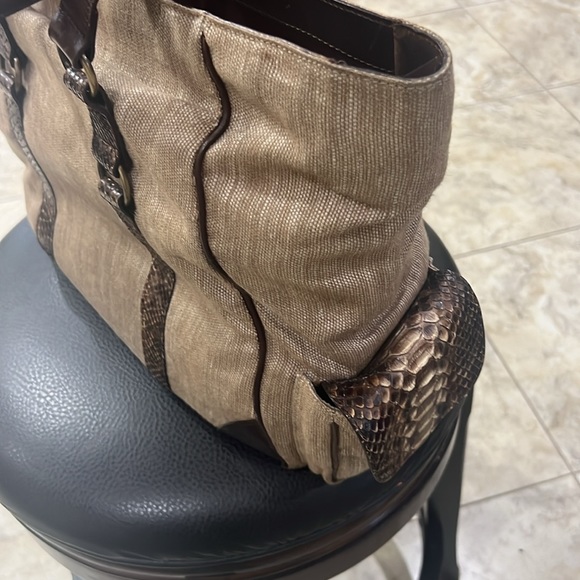 GHURKA - Picture 7 of 16